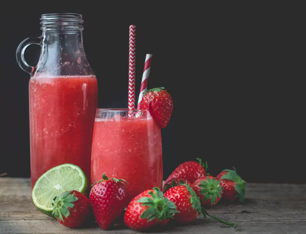 Step-By-Step Process For Making Strawberry Juice